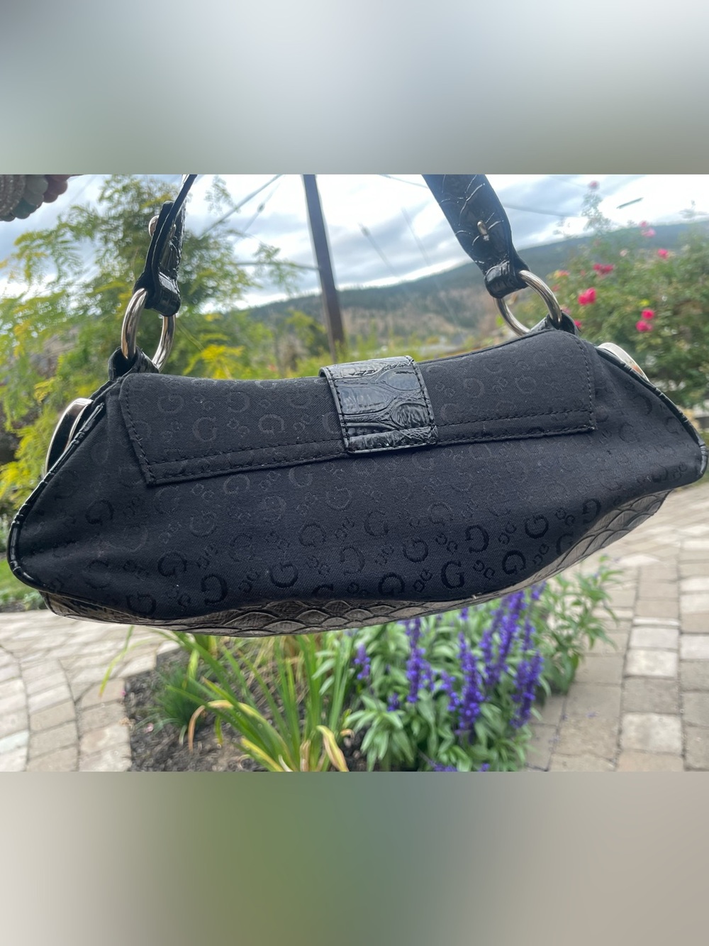 Vintage Guess Black Monogram Shoulder Bag w/ Croc Trim & G Buckle - Picture 6 of 6